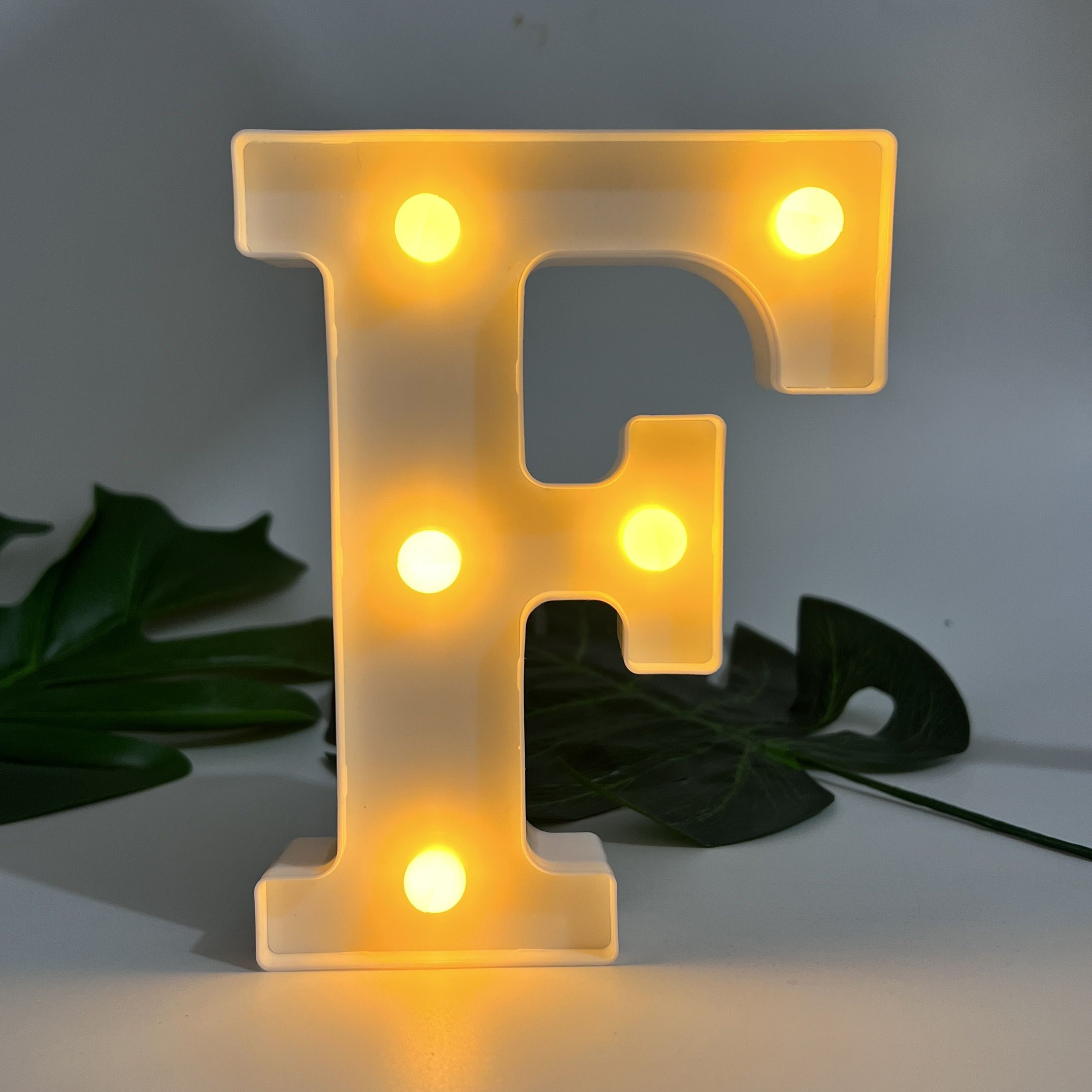 Letras Del Alfabeto Led Luces Luminosas Decorativas Con Lámparas De Número  De Batería Para Decoración De Hogar, Bodas, Cumpleaños Y Fiestas De  Navidad. Estilo De Iluminación De Número Y Letra Para La