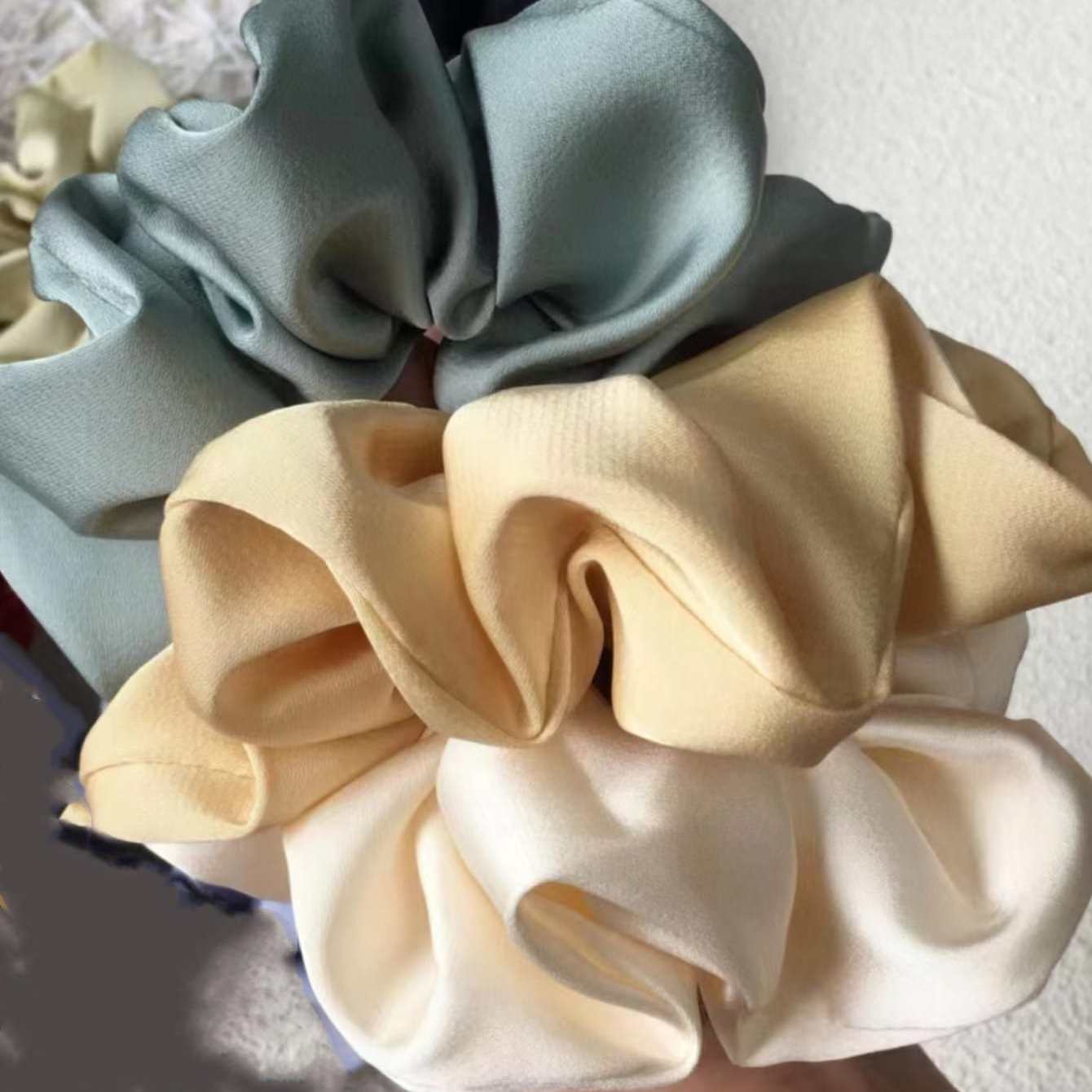 Haargummis Aus Seide & Satin – Weiche Scrunchies Für Alle Haartypen, Schonend & Stylisch