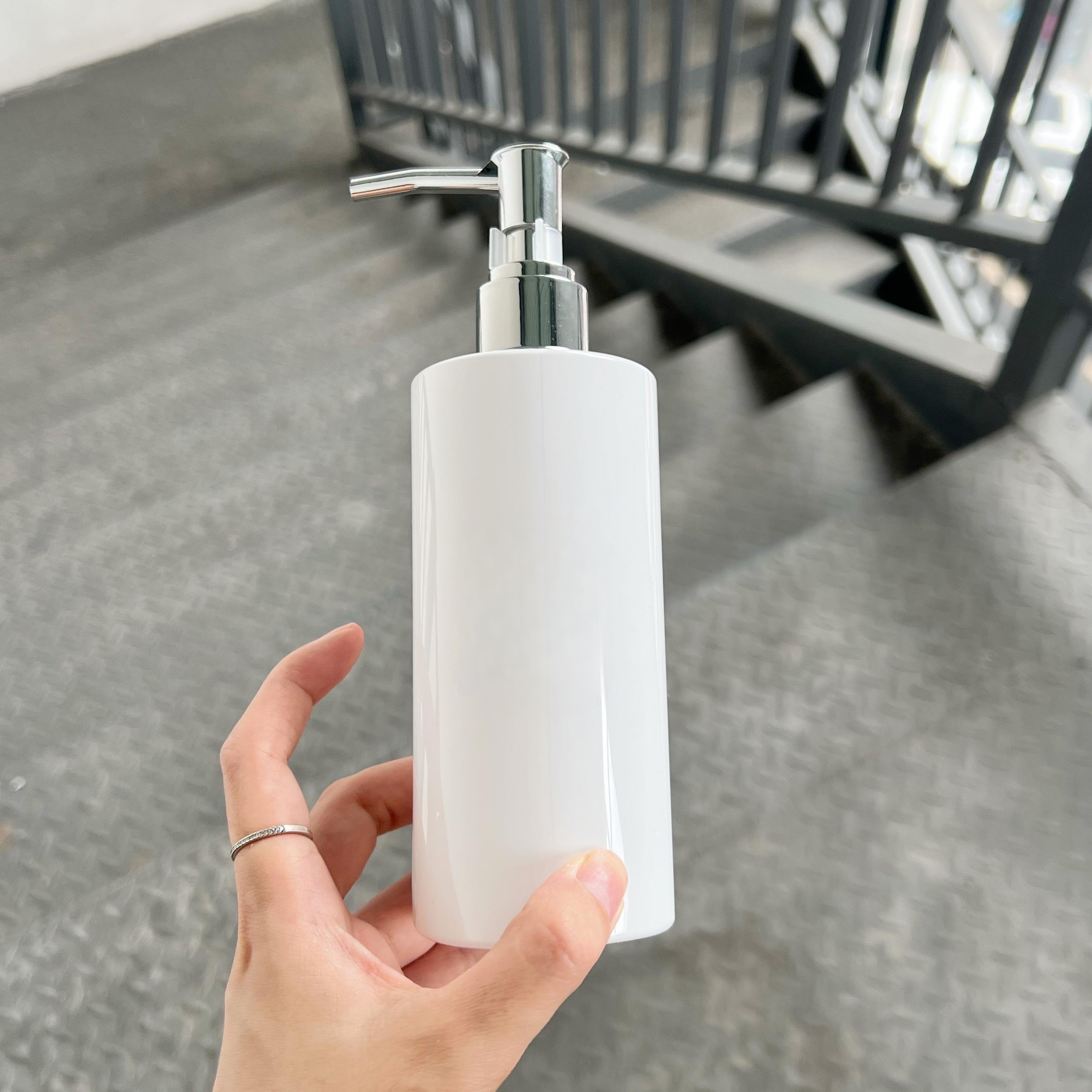 Bouteilles À Pompe En Plastique Blanc, Distributeur Portable