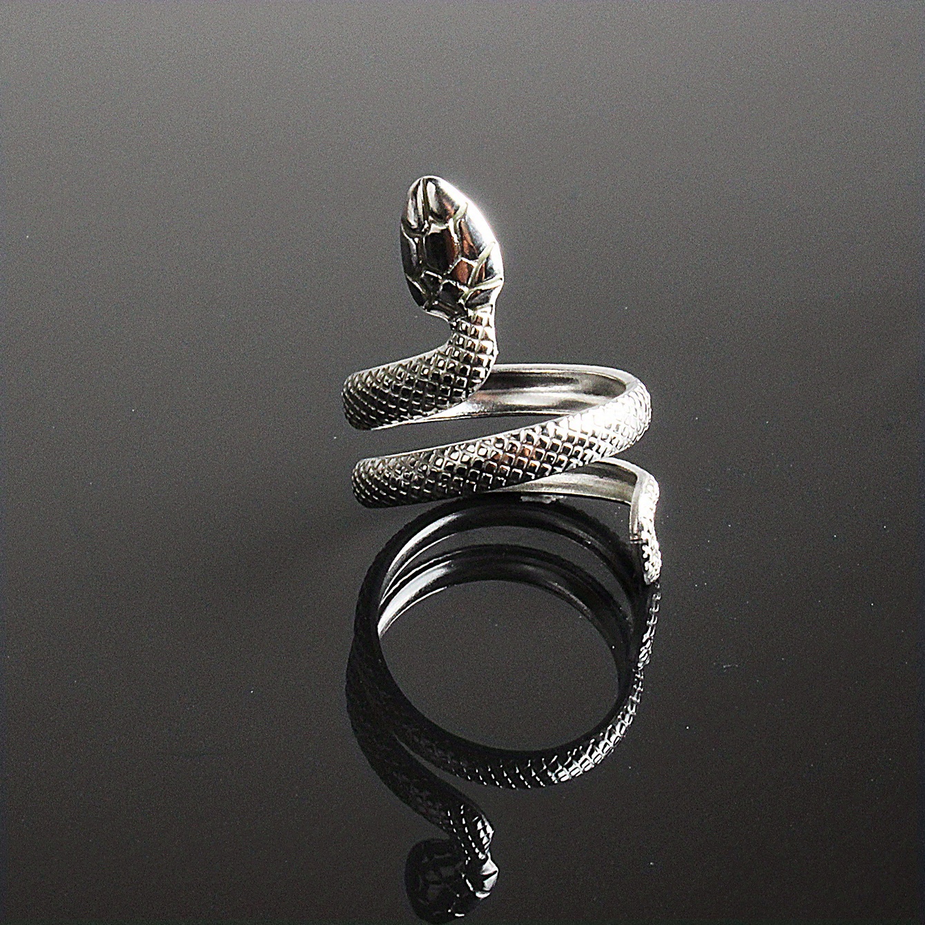 Exaggerated Titanium Steel Snake Ring