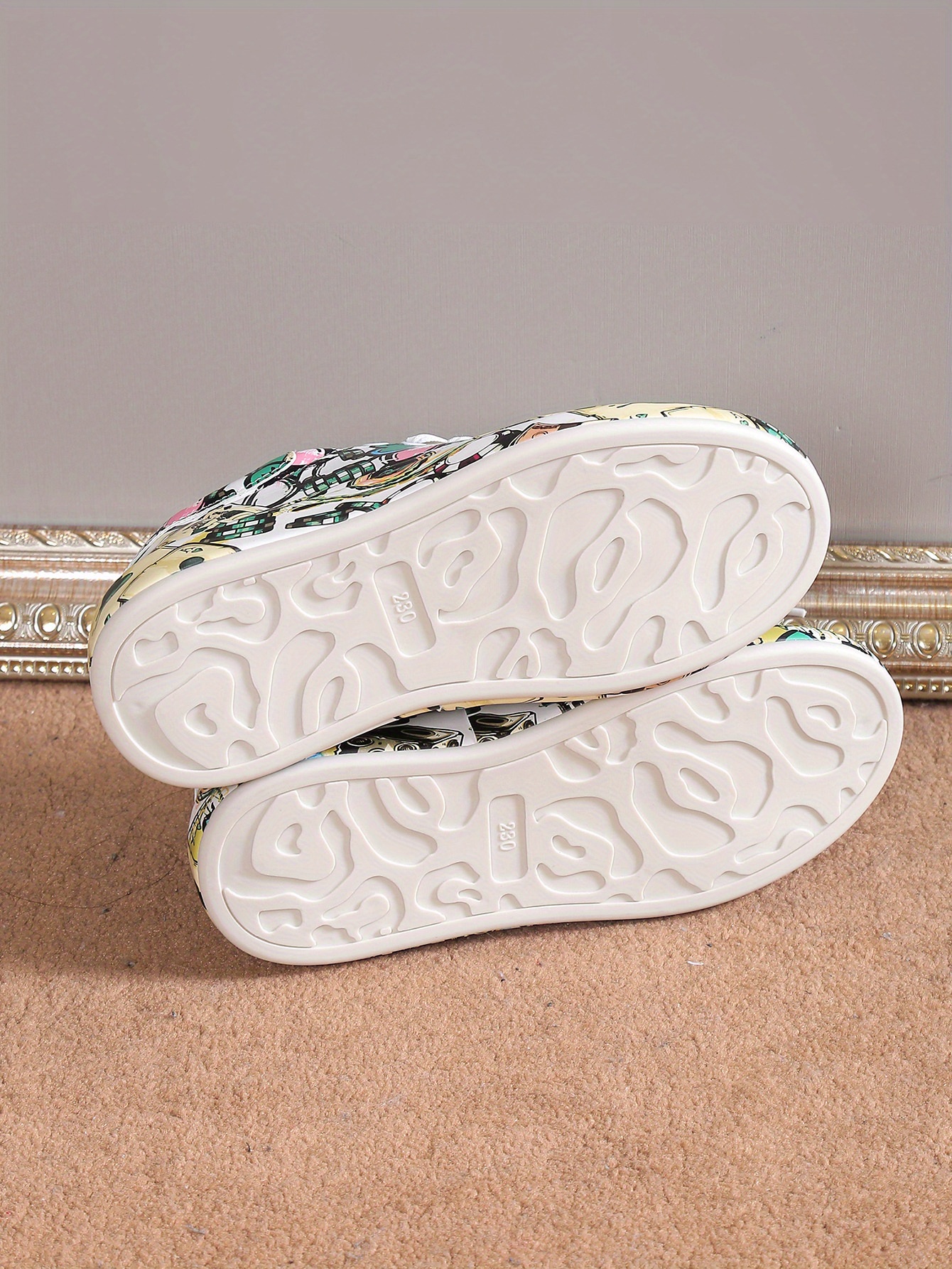 Urban Graffiti Print Women's Slip On Sneakers