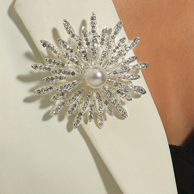 Small Rhinestone Flower Silver-color Pearl Brooches for Women Brooch Pins  Jewelry Accessories