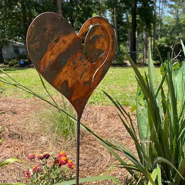 Rusted Heart With Curly Wire A Heart In The Garden Rusted - Temu