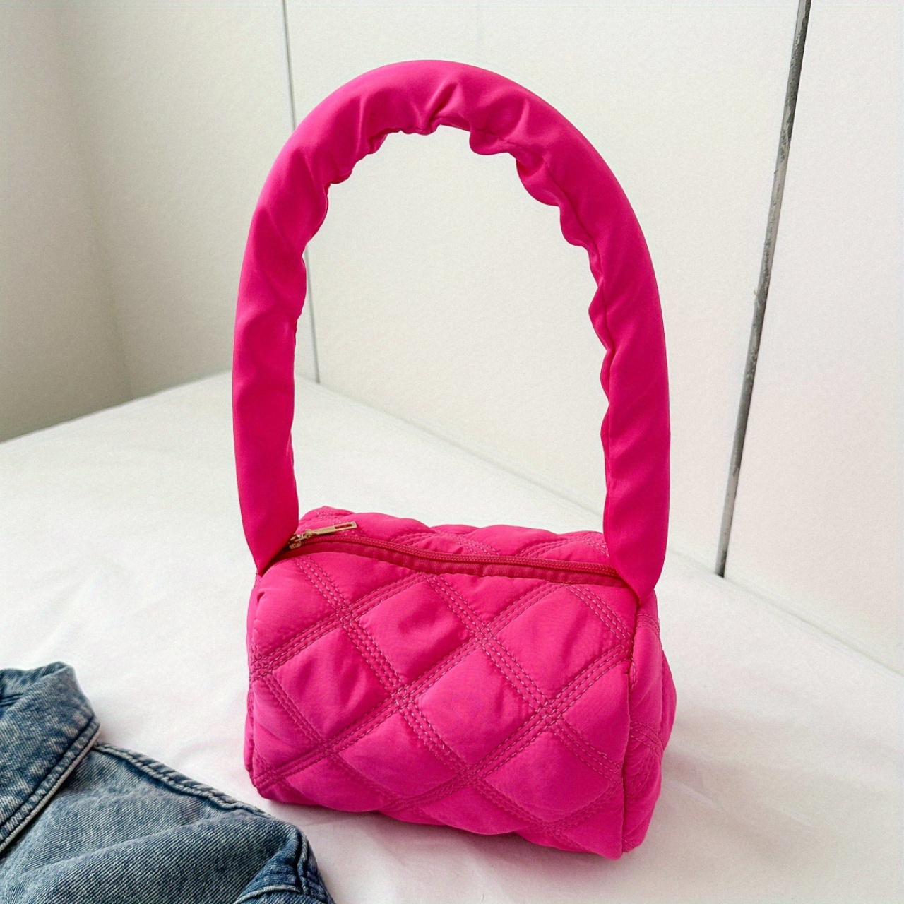 Solid Color Minimalist Shoulder Bag With Chain Strap And Pleated