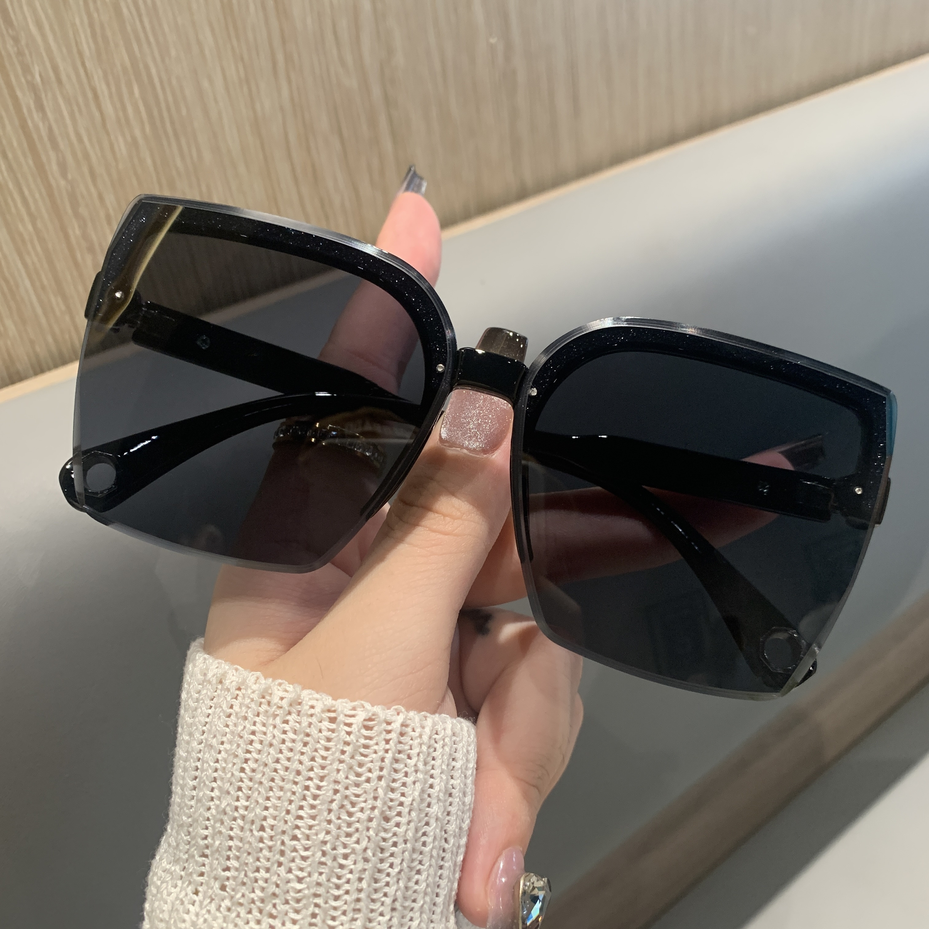 Oversized Women Men Designer Sunglasses Luxury Elegant Rimless Square UV400  