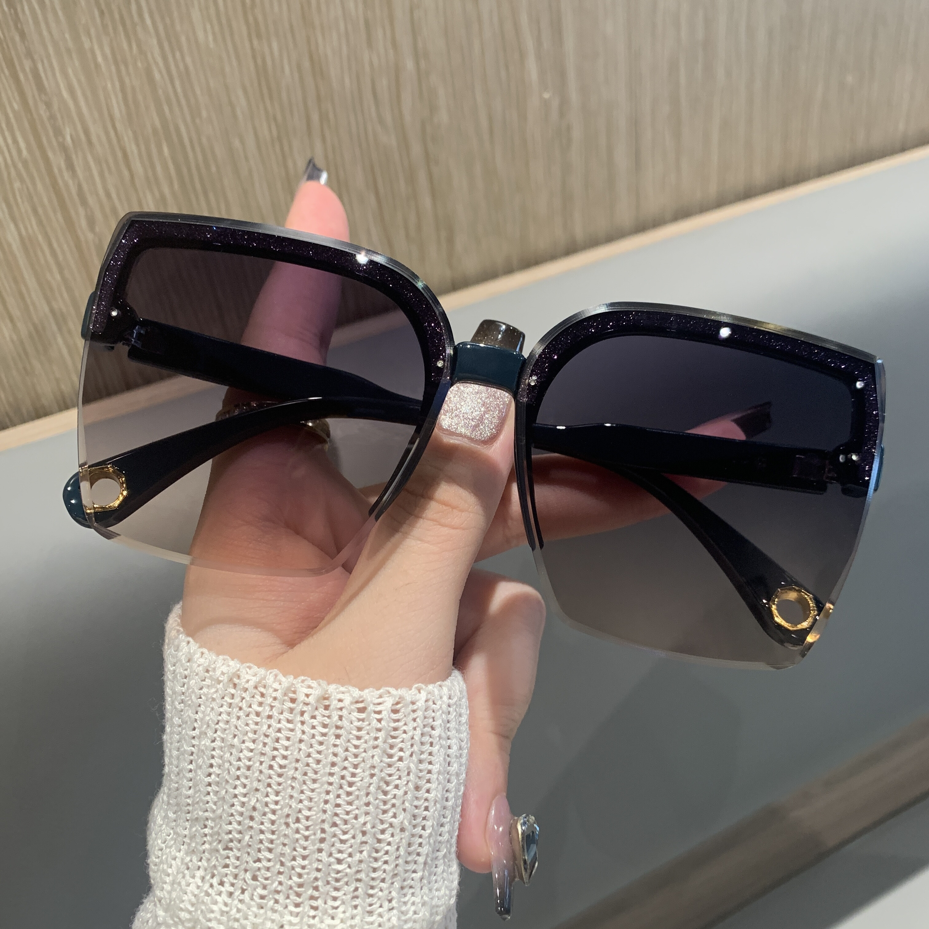 Louis Vuitton Z1294W Oversized Sunglasses