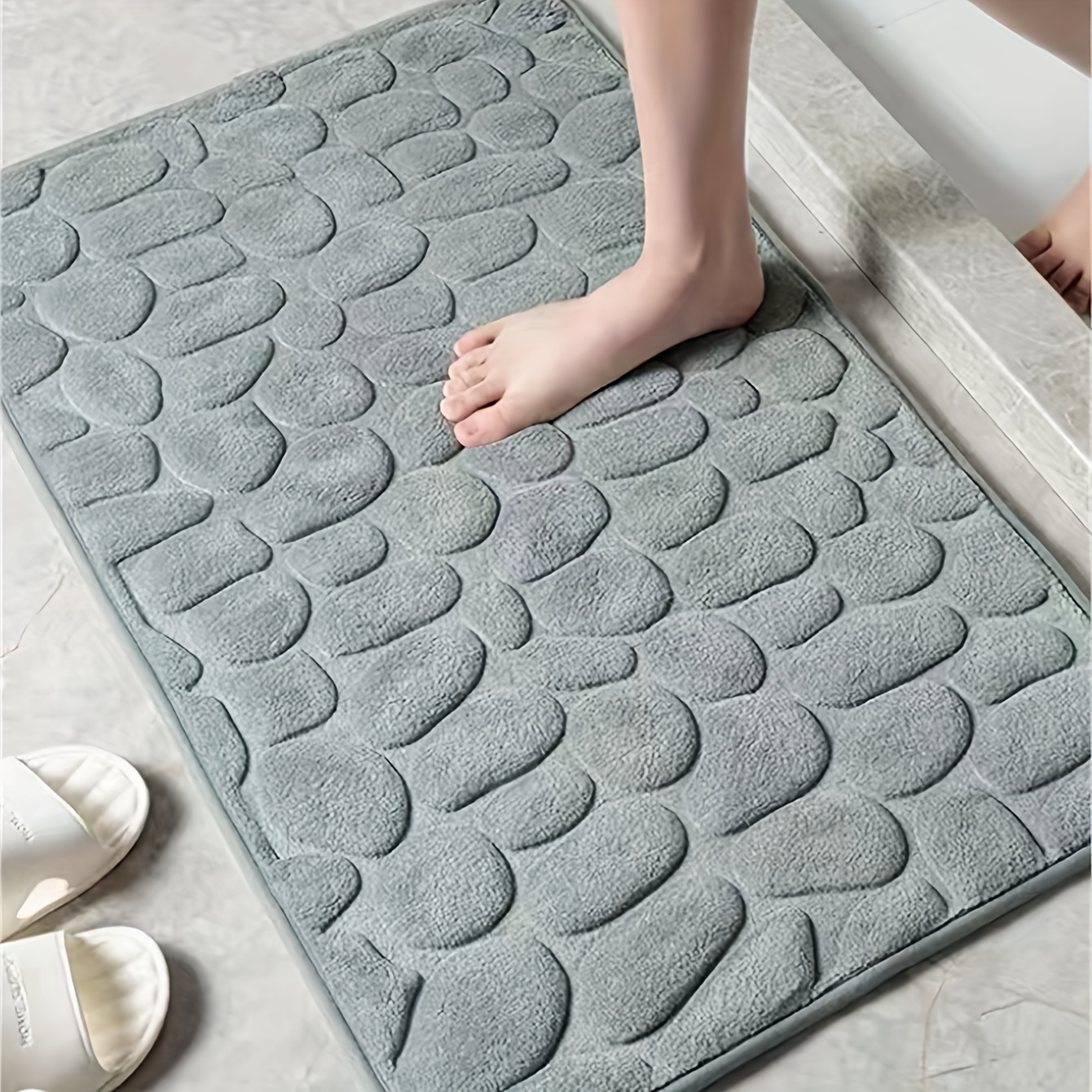 Upgrade Your Bathroom With Luxury Memory Foam Pebble Pattern Bath Rug