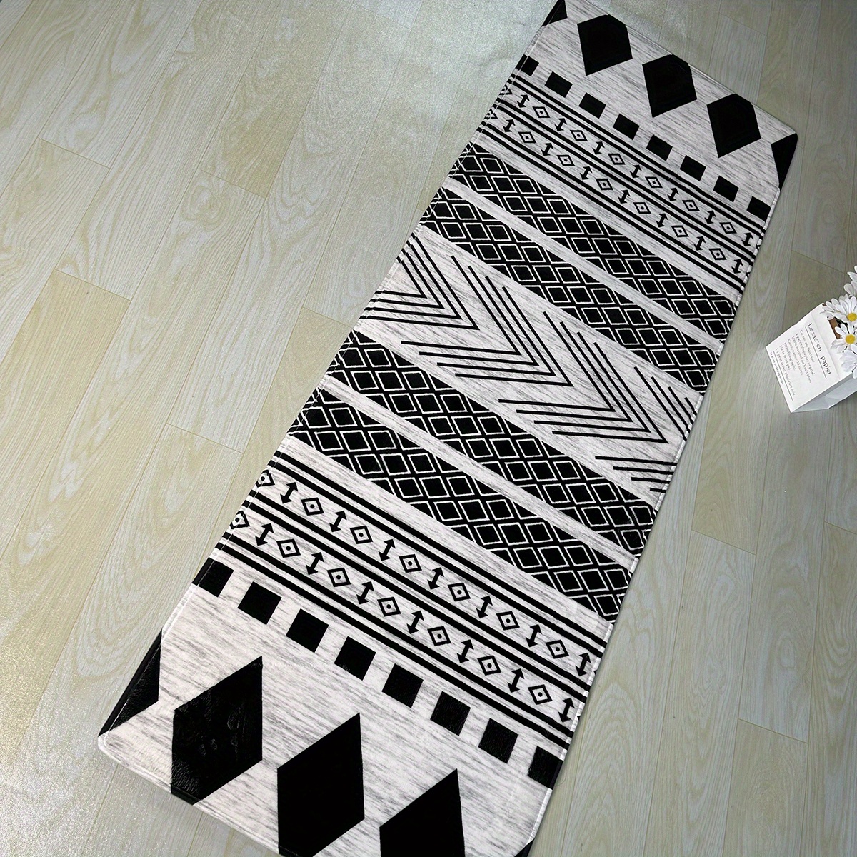 Soft Geometric Printed Area Rug Modern Black White Non slip - Temu