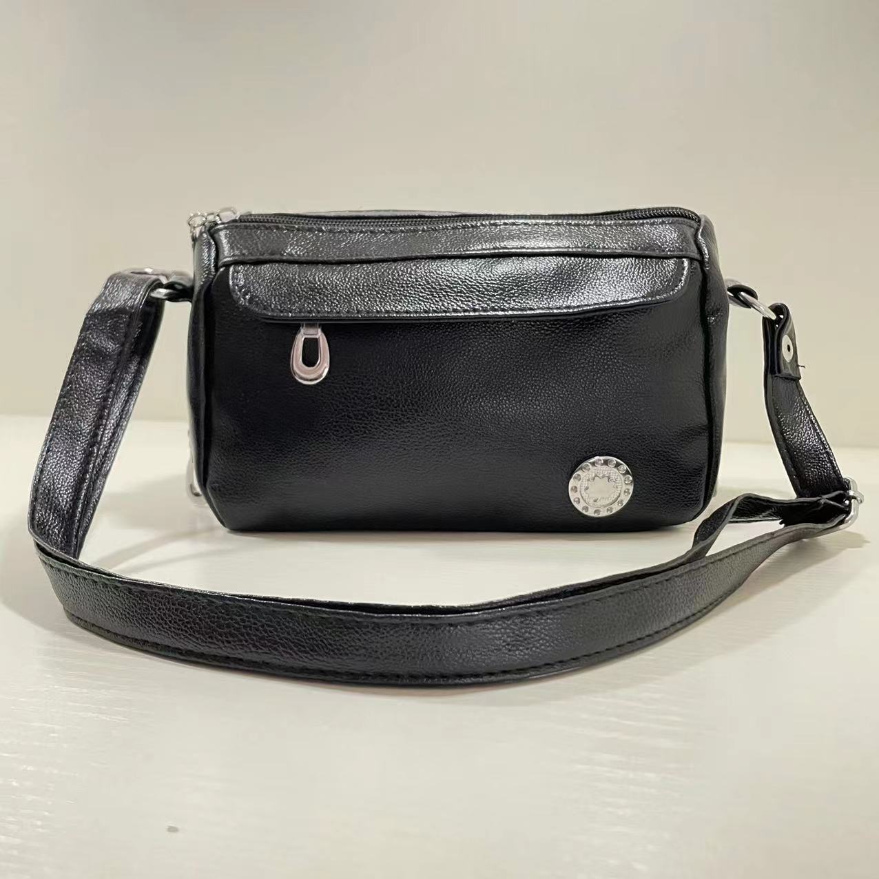Simple Black Leather Crossbody Bag With Zipper 