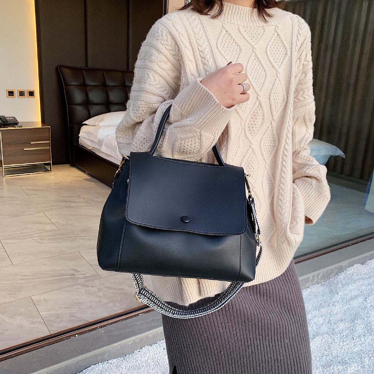Black Fashionable Minimalist Flap Over Shoulder Bag