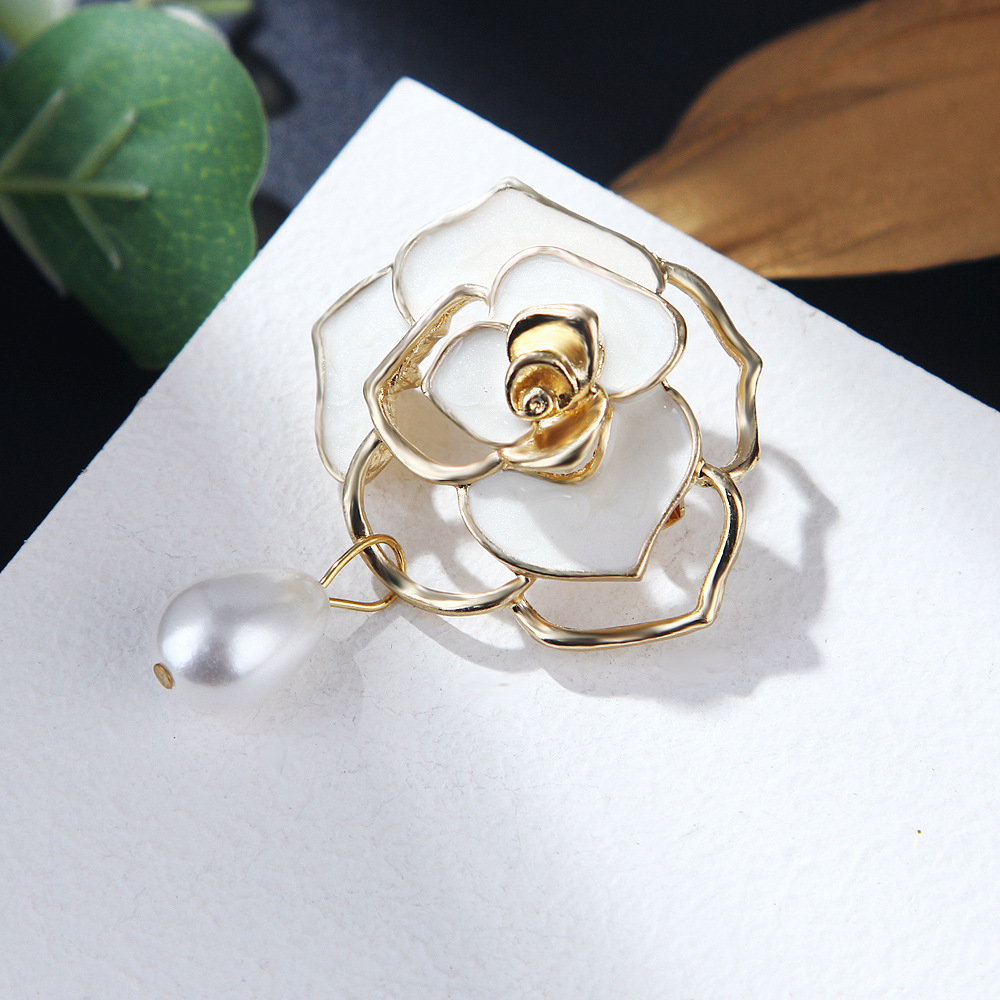 Vintage Designer Pearl Brooch For Women Elegant Zircon Lady Leaf Https Pin  It With Flower Accents Fashionable Scarf Buckle Accessory From Emilyqun,  $27.73