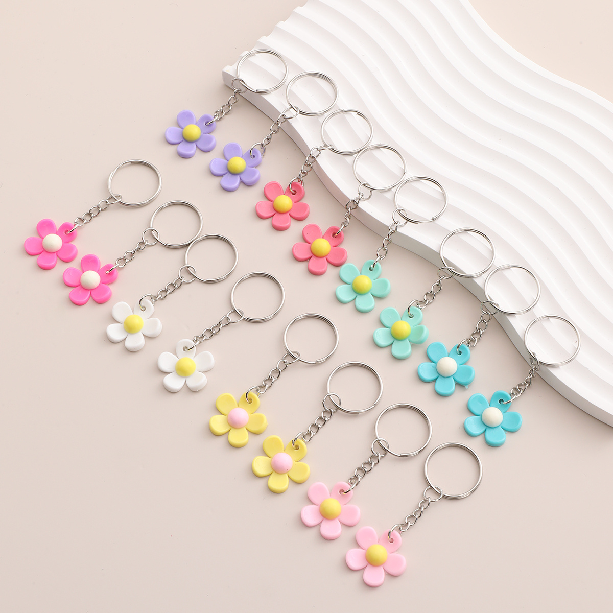 Image of 16-pack Of Cute Pvc Flower Keychains, Sunflower Charms, Bag Accessories, And Small Gifts For Valentine's Day.