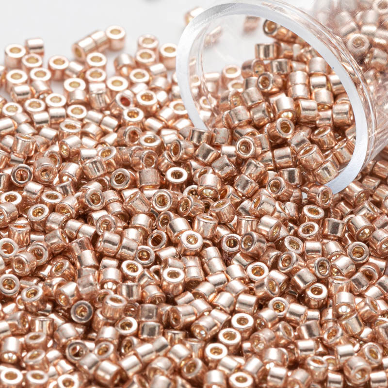 10800pcs 3mm Glass Seed Beads and 1200pcs Letter Beads for Friendship  Bracelets Jewelry Making, Necklaces and Key Chains Craft Beads Kit with 2  Rolls of Cord