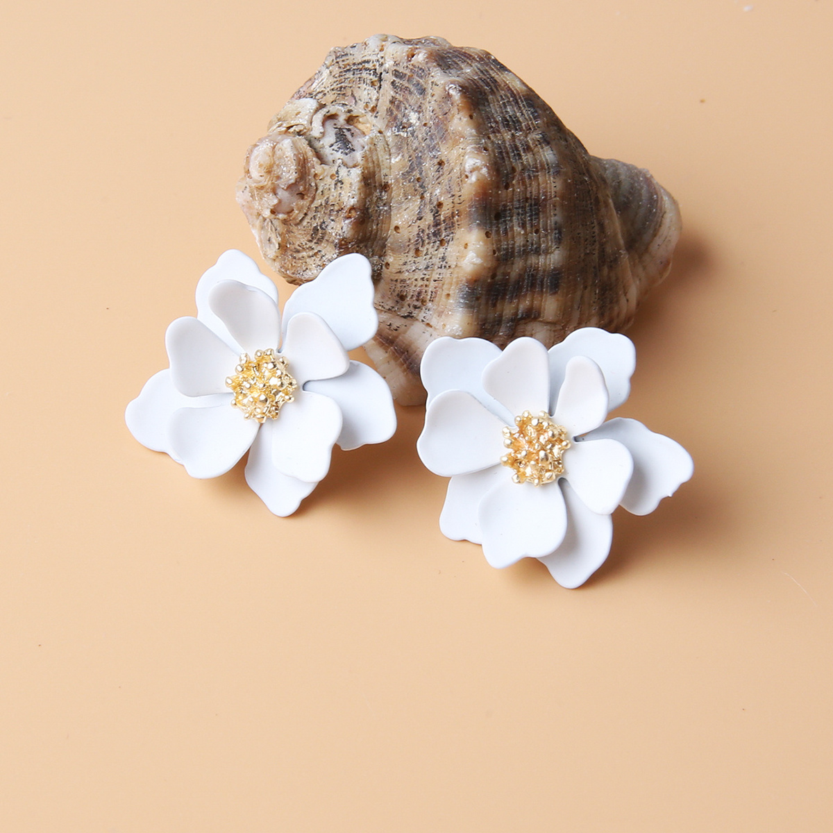 A Pair Of Fresh Pastoral Summer Additions, White Flower Women's Earrings