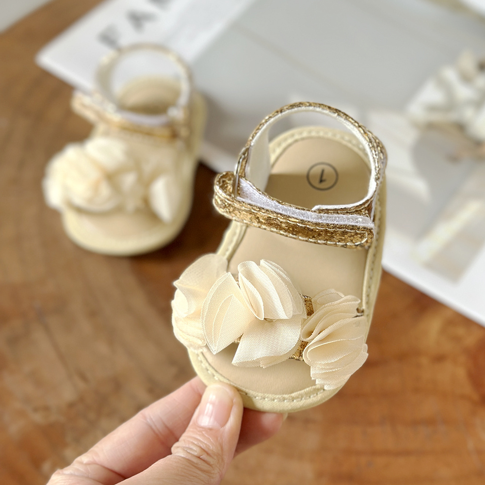 Buy Juniors Flower Detail Baby Shoes with Hook and Loop Closure Online