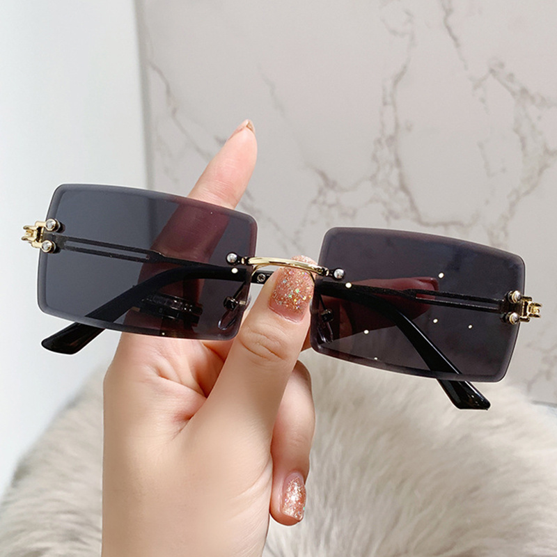 Rectangular sunglasses