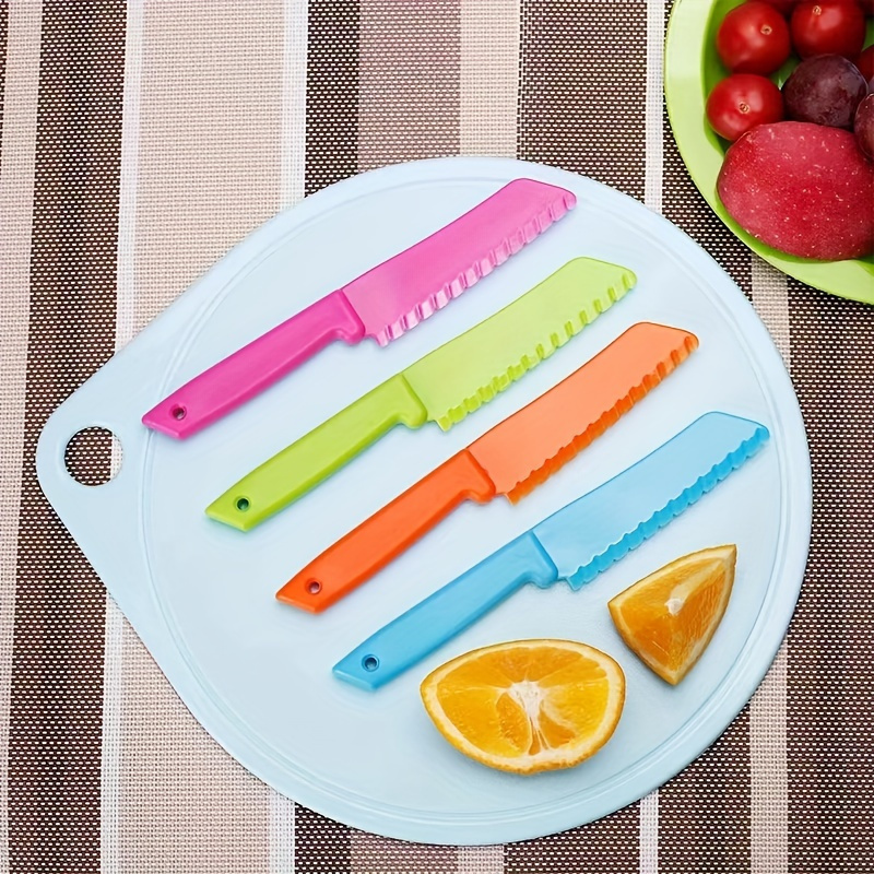 Couteau De Cuisine Kids,Couteaux de Cuisine pour Enfants, Lot de 3 Couteaux  de Cuisine en Plastique avec Lame dentelée,couteau à bords dentelés pour  fruits, légumes, gâteaux et pain : : Cuisine et