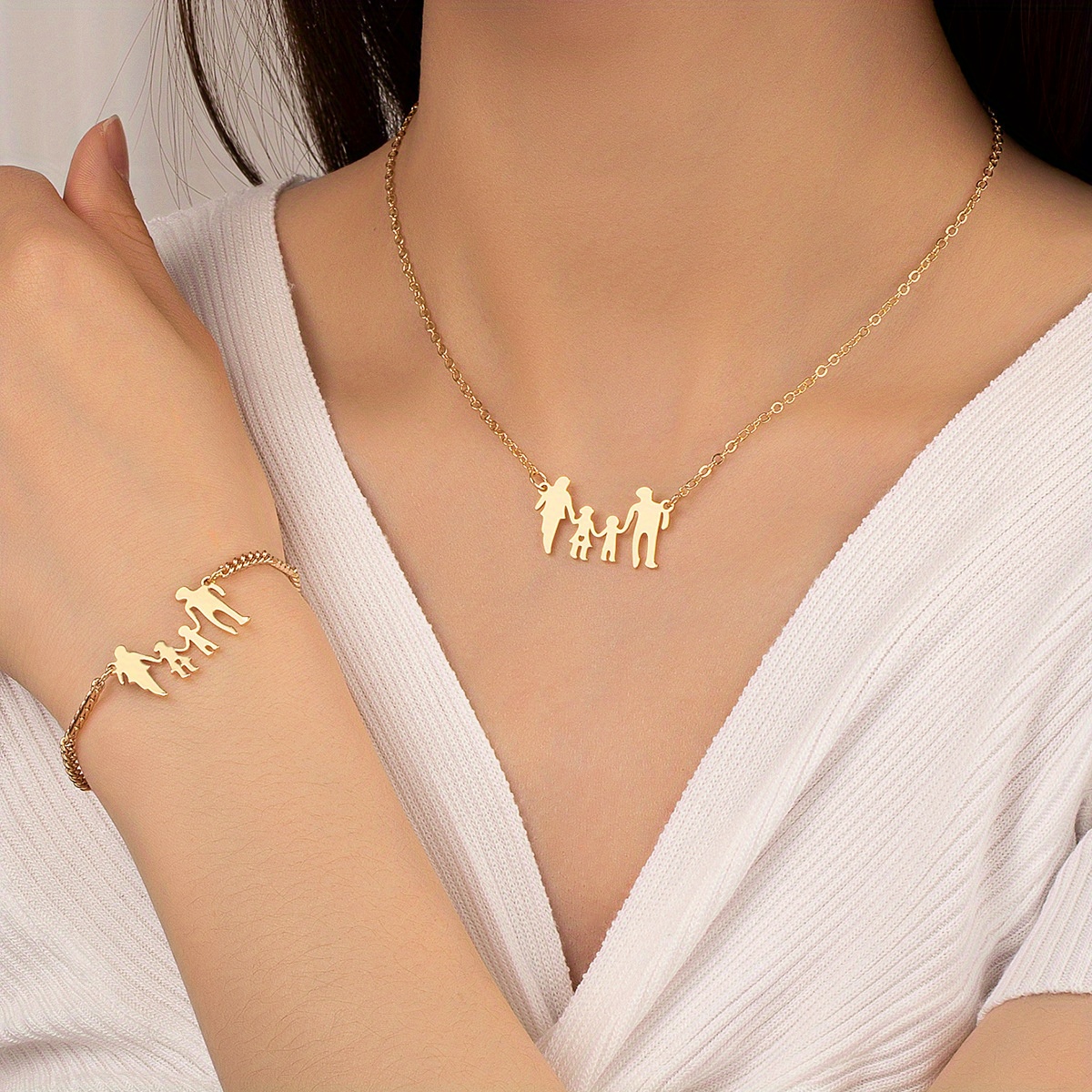 E-shop Ein stilvolles trendiges Familien-Metallanhänger-Armbandset mit Halskette, in goldfarbenem Hohlschmuckdesign