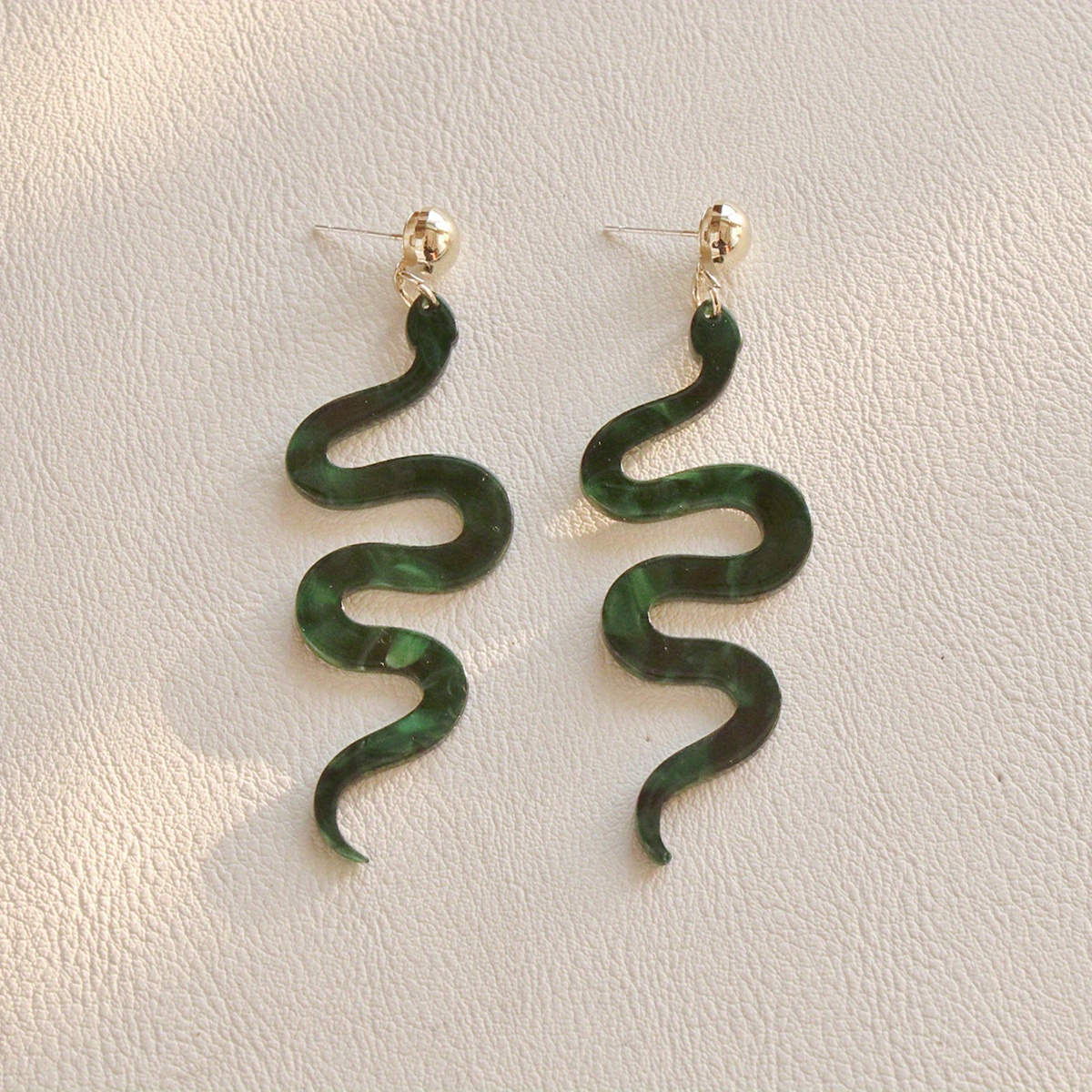1 Pair Women's Cute Snake Acrylic Dangle Earrings - Realistic Reptile For Daily Wear, & Themed Parties, Comfortable For Reptile Lovers & Snake