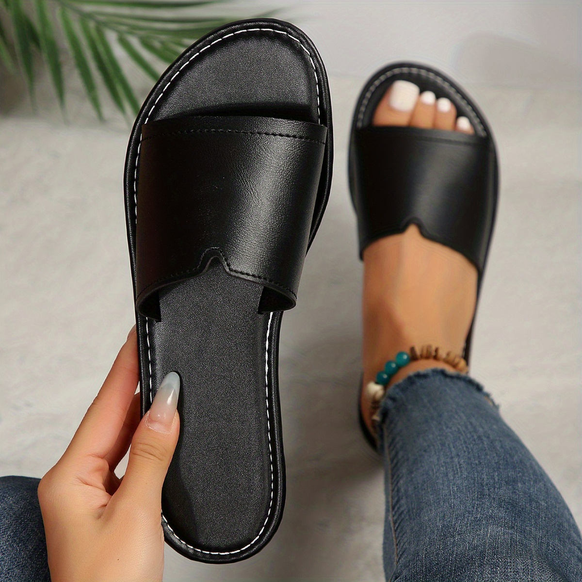 Image of Women's Casual Flat Slippers, Round Toe Open-toe Non-slip Slippers, Indoor Outdoor Beach Sandals, Women Shoes