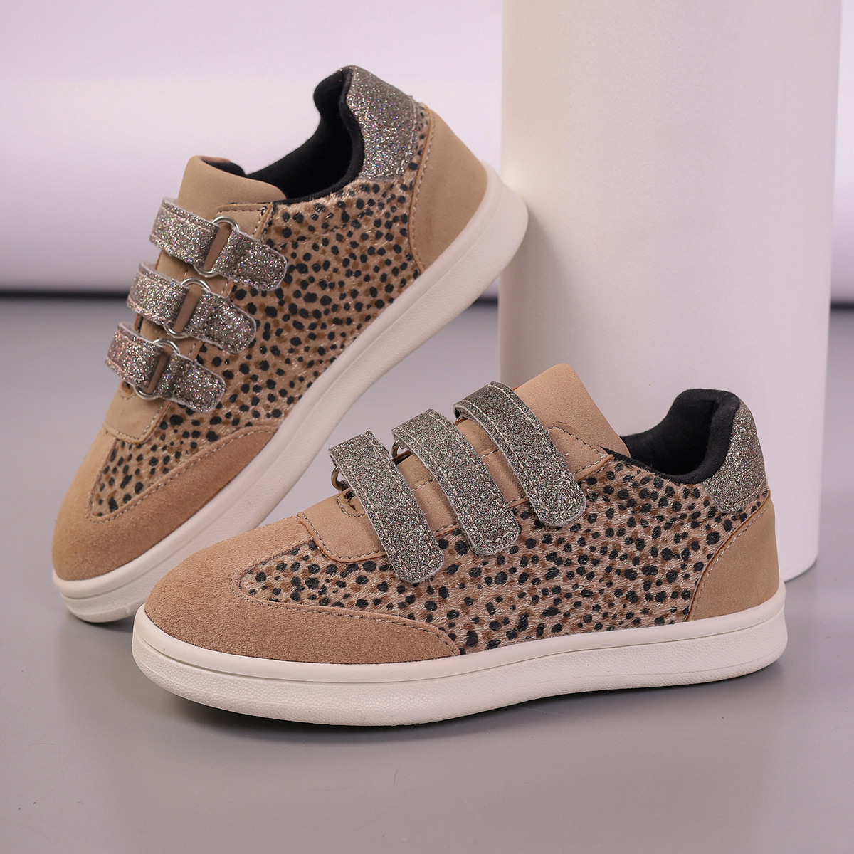 Glittery Non-Slip Animal Print Footwear - Youngsters' Fashionable Shoes with Hook-and-loop Fastener Strap, Round Toe, All-Season Beige Shoes