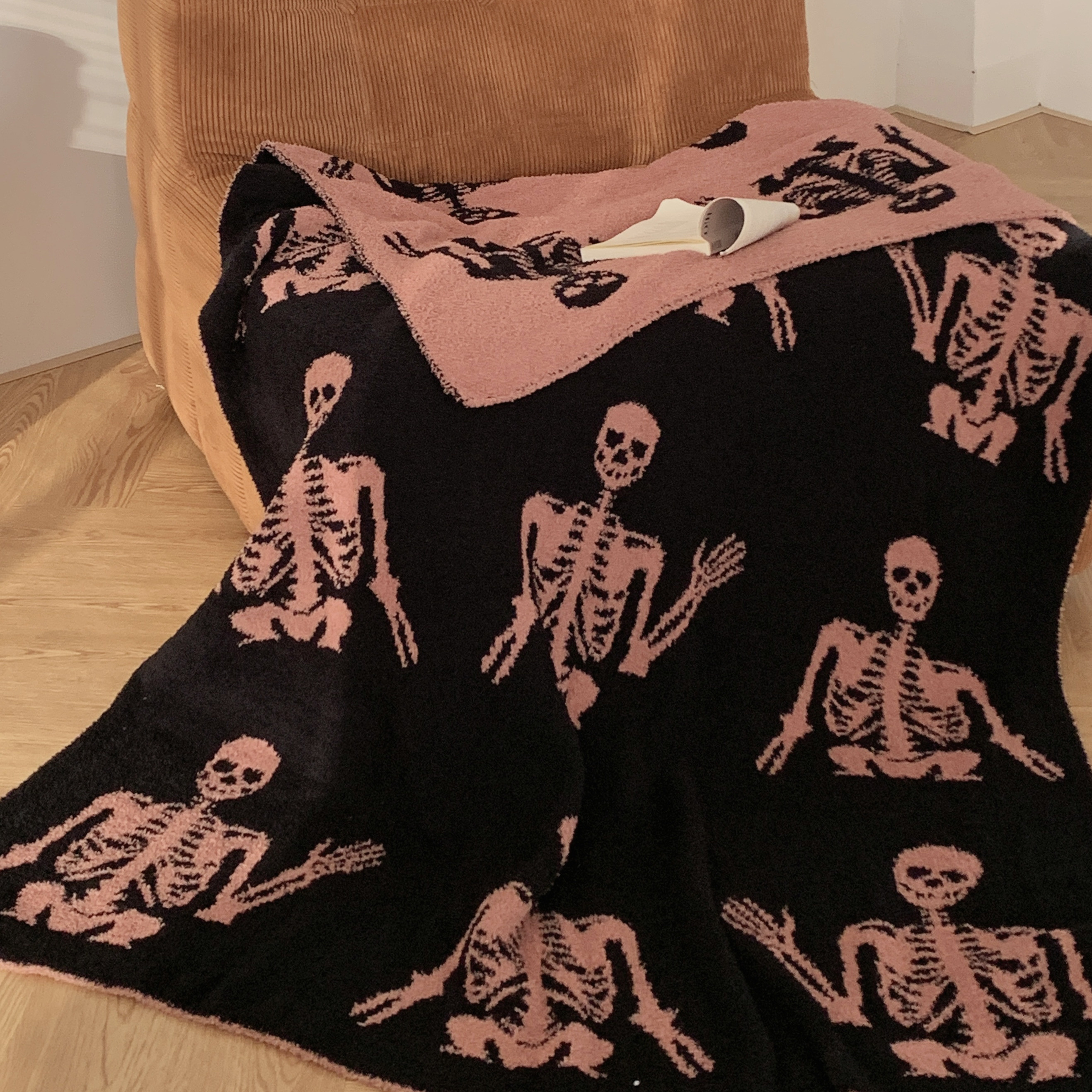 1pc Halloween Blanket Human Skeleton Dark Style Home Warm Blanket Nap Blanket Travel Blanket Shawl Blanket Half Velvet Jacquard High Quality Knitted Blanket