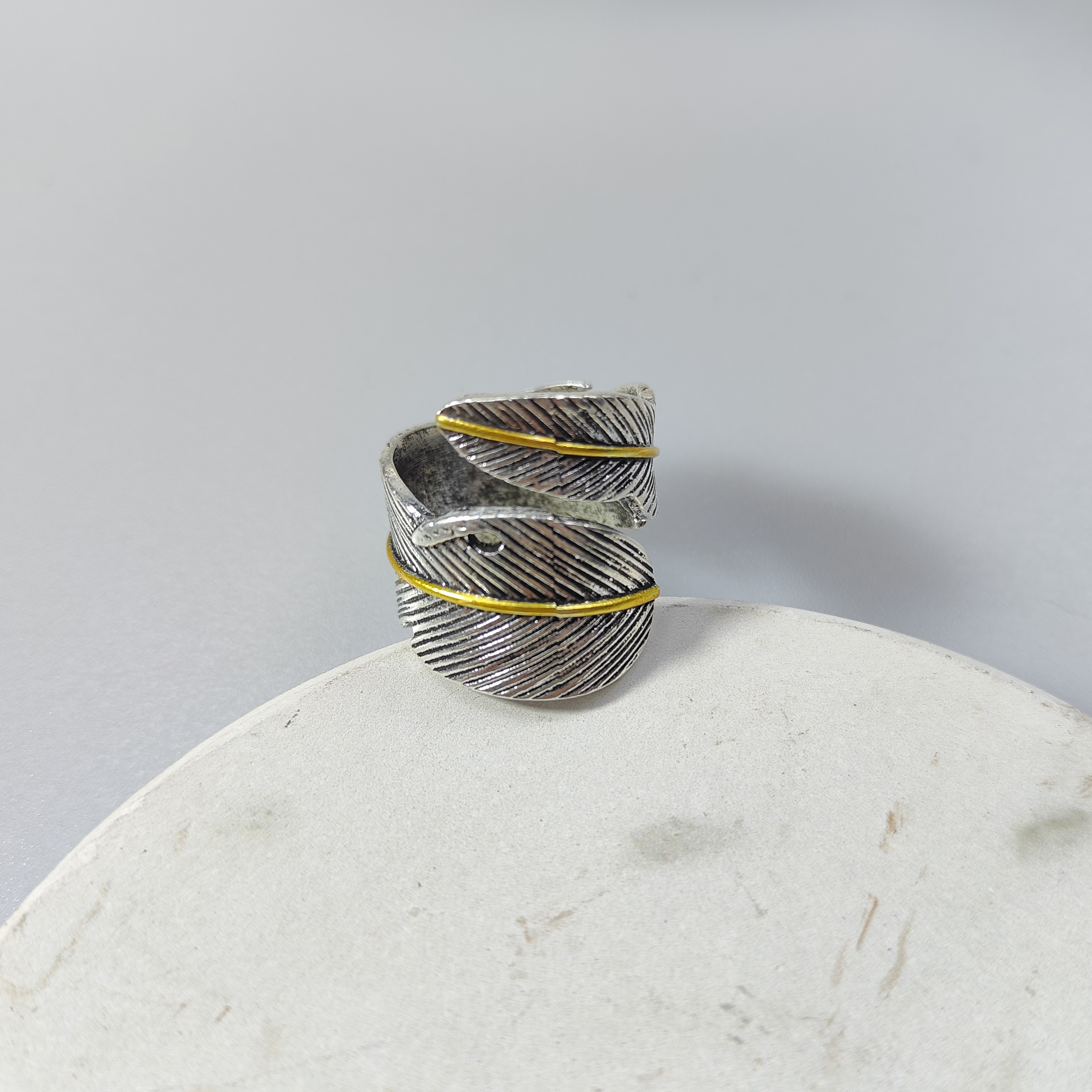 Silvery Vintage Feather Shape Fashion Ring Boho Ladies Split Ring Party Keepsake Gifts