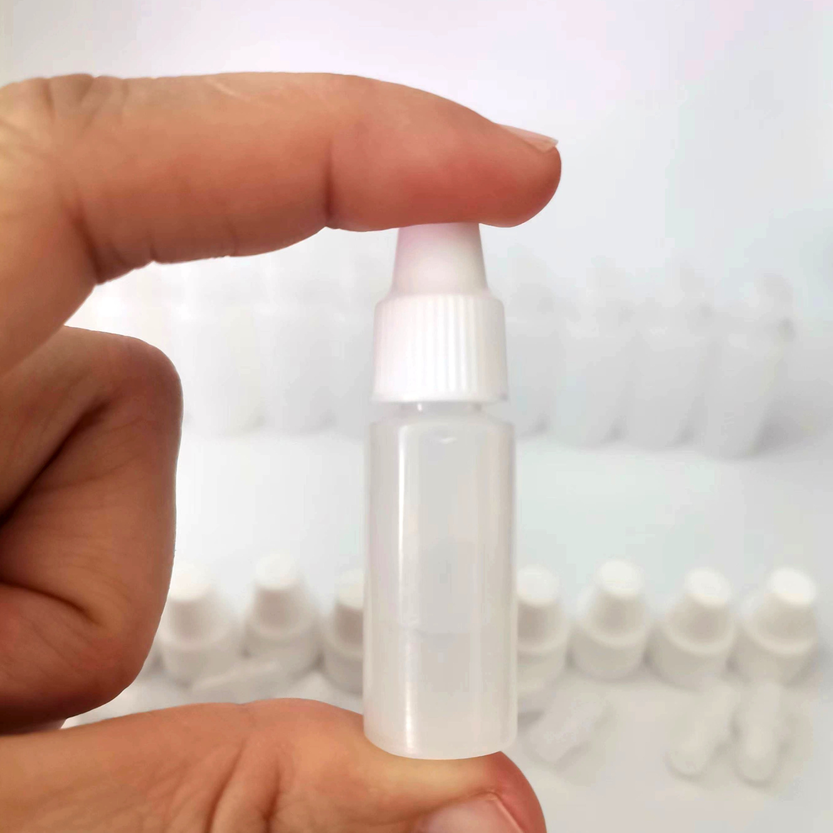 

50pcs 3ml Plastic Pe Squeeze Bottle, 3ml Clear Plastic Empty Squeezable Dropper Bottles Portable Eye Liquid Dropper Small Plastic Travel Bottle Refillable Containers With Screw And Plug (50pcs, 3ml)