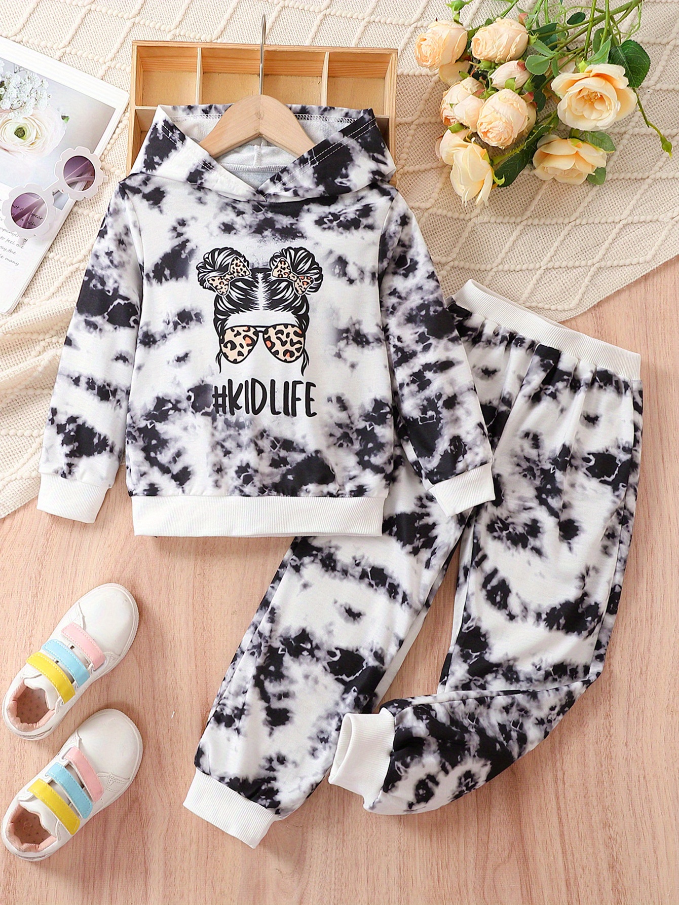 2pcs Girl's Tie-dye Outfit, Daisy Pattern Hoodie & Sweatpants Set, DEAR  GIRL Print Hooded Long Sleeve Top, Kid's Clothes For Spring Fall Winter