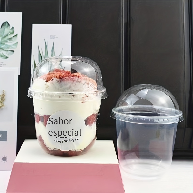 Paquete de 50 vasos desechables de plástico transparente para helado con  tapas de cúpula, 6.1 fl oz/…Ver más Paquete de 50 vasos desechables de