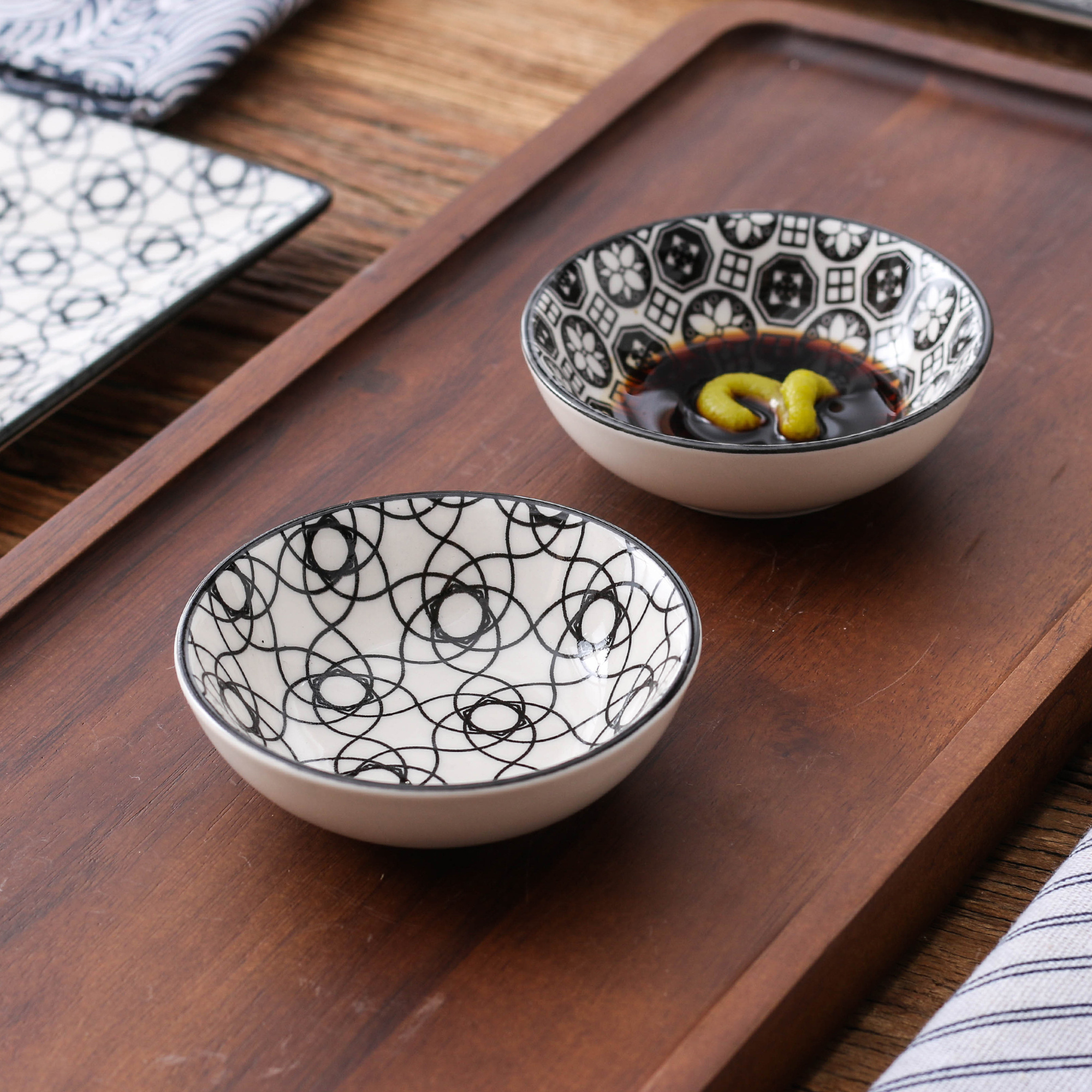 12 Piece Japanese Style Ceramic Sushi Plate Dinnerware Set w/Sushi Kit &  Skewers