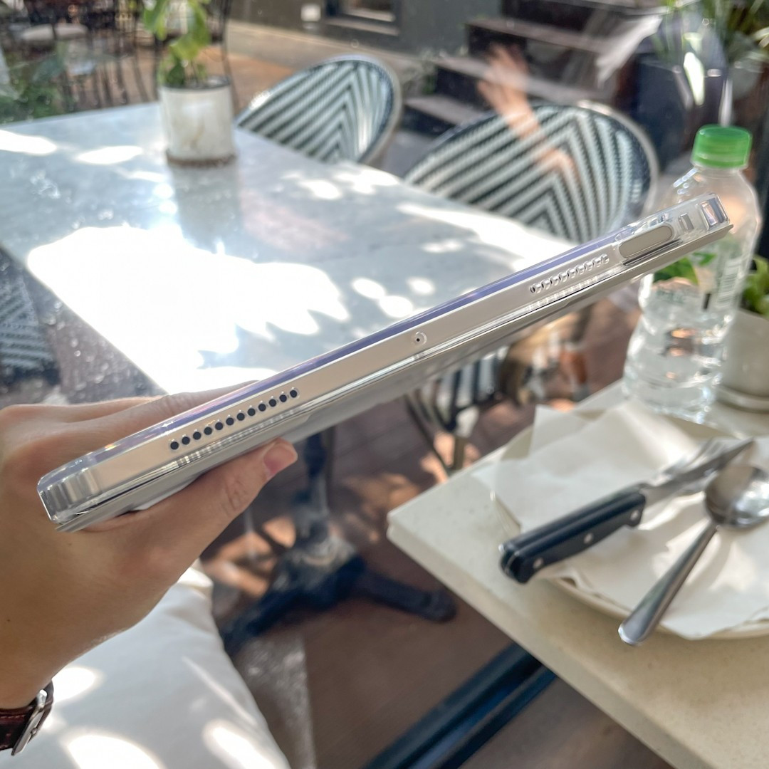 ARVOK Cover Custodia per iPad 11 Generazione A16 11 Pollici 2025/iPad 10 Generazione 10,9 Pollici 2022 con Portapenne, Auto Svegliati/Sonno, Custodia Folio Business in Pelle Premium, Grigio & Marrone