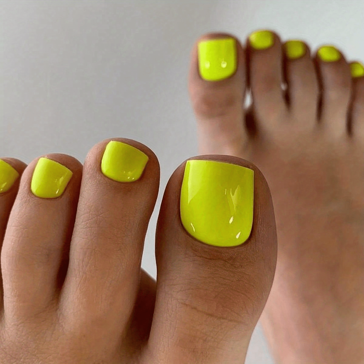 Neon Yellow Green Acrilyc Toenails 24pcs Yellow Fake Toe Nails False Nails  With Glue on Toenails Press on Toenails Nail Design Reusable Nail 
