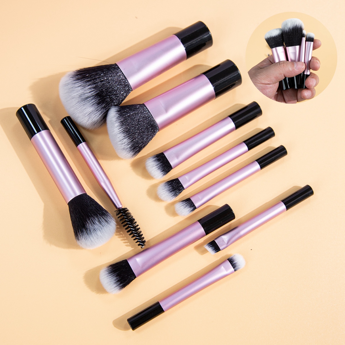 2 ULTRA SOFT BLENDING BRUSHES