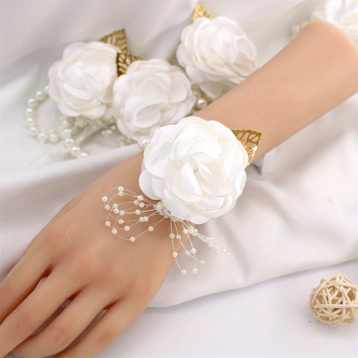Faux Pearl & Flower Decor Wrist Corsage