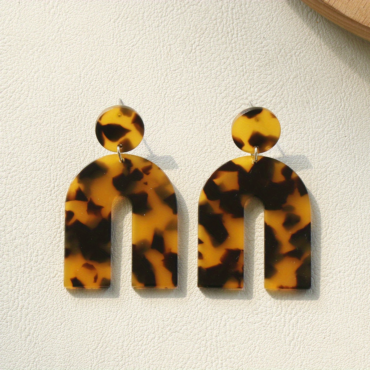Image of 1 Pair Door-shaped Leopard Print Bohemian Style Vintage Fashion Acetate Acrylic Pendant Earrings Women's Vacation Daily Wear