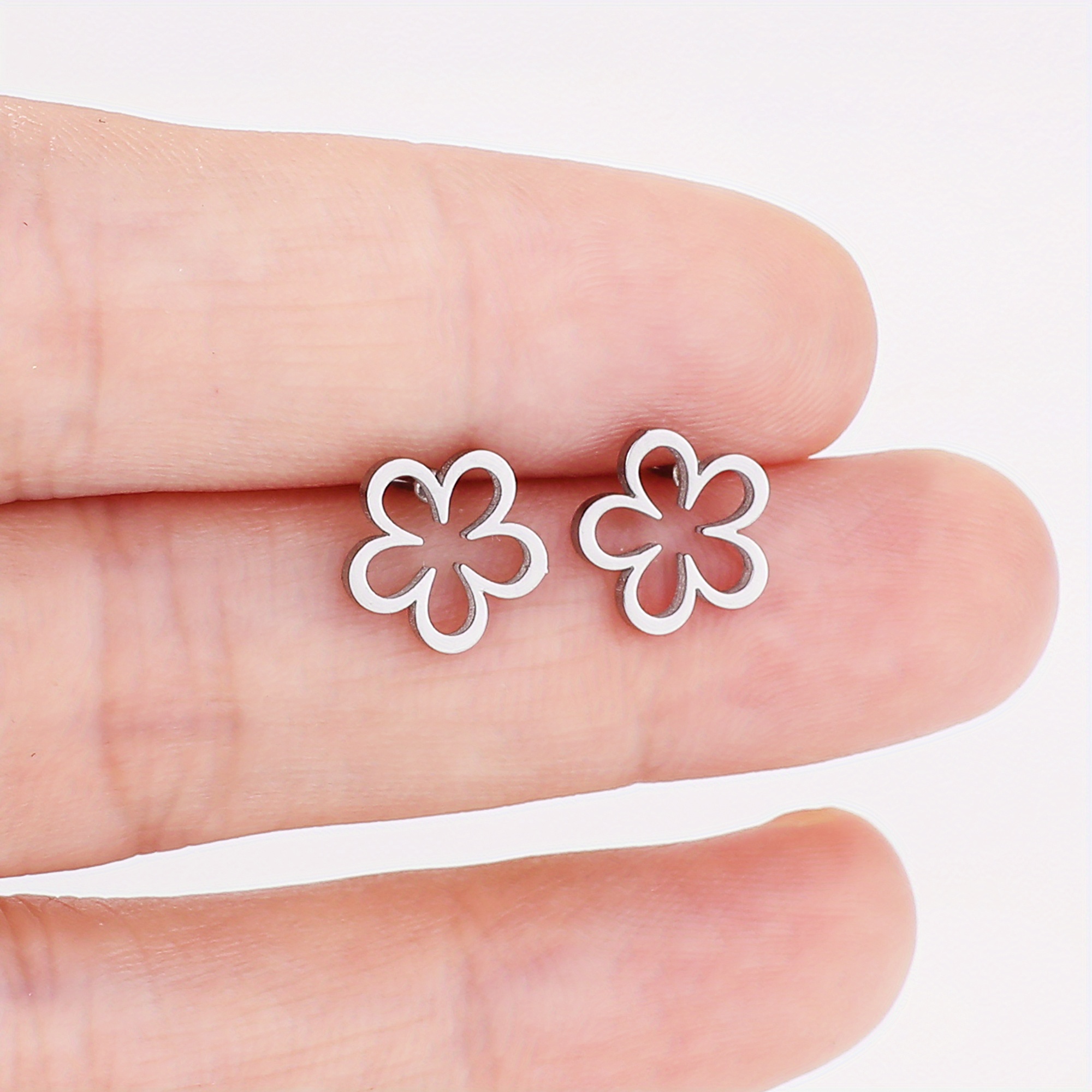 Men's Fashion 316l Stainless Steel Petal-shaped Stud Earrings, Minimalist And - European & American Cross-border Accessories