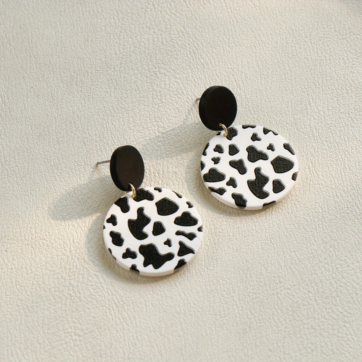 Image of A Pair Of Stylish Round Acrylic Pendant Earrings With Black Spots For Women, Suitable For Everyday Wear