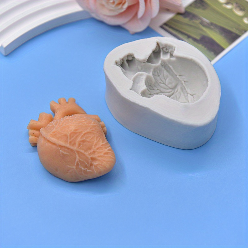 Moule à Gâteau Halloween En Forme De Cœur – Silicone Alimentaire 3D, Résistant à La Chaleur, 23x16x7.2 Cm