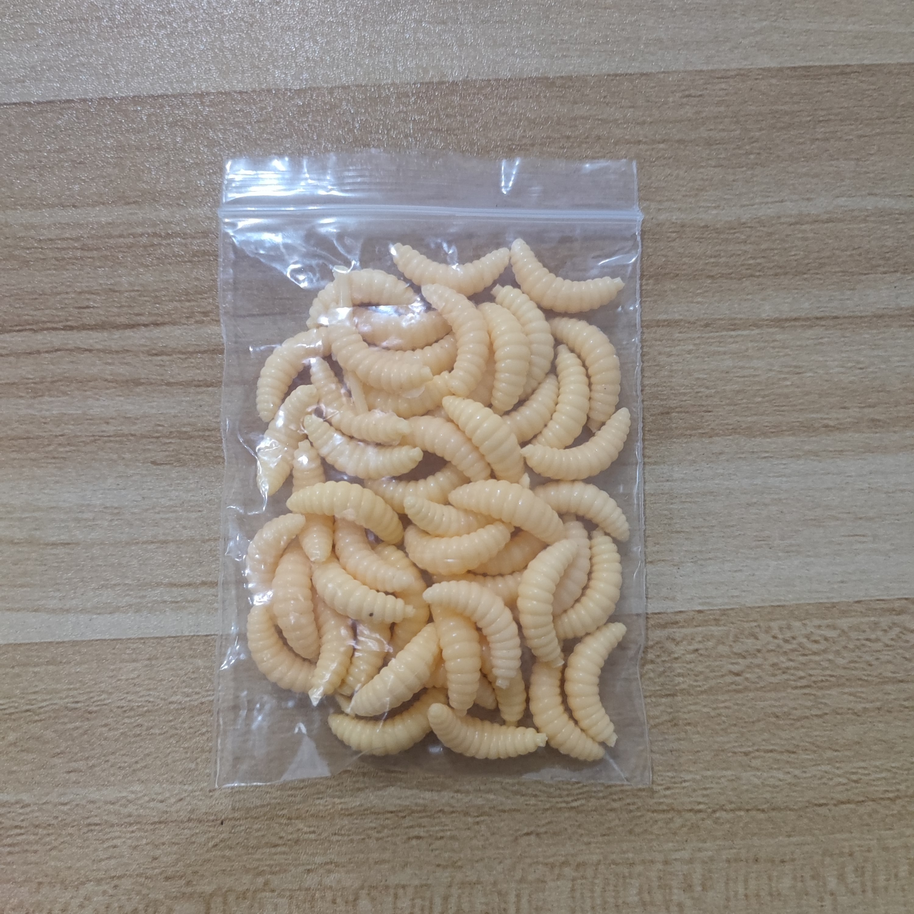 150pcs/box 2cm Maggot Grub Soft Lures Protein Soft Baits Worm