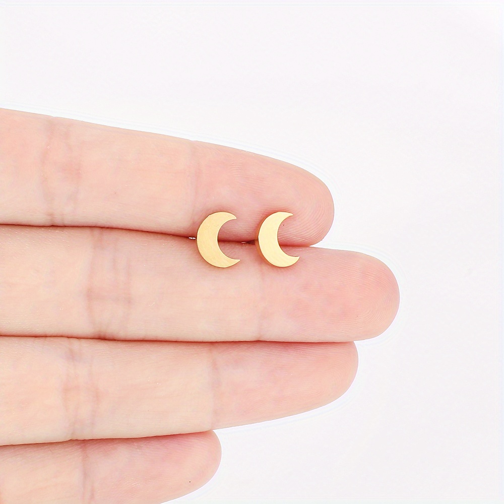 Fashion Stainless Steel Moon-shaped Earrings Easy Mini Earrings European And American Cross-border Additions