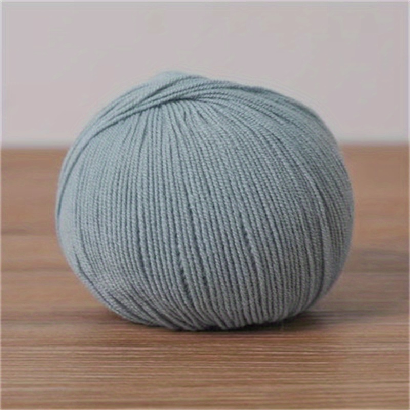 Soft Merino Wool Yarn for Hand Knitting - Medium-Fine Thread for Warm  Clothes, Scarves, and Crochet Projects - Ideal for Autumn and Winter (Color  