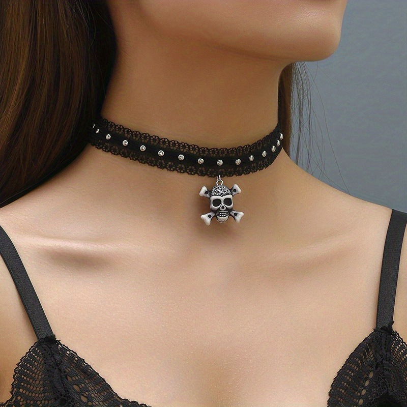 Gothic Minimalist Dark Skull Collarbone Necklace