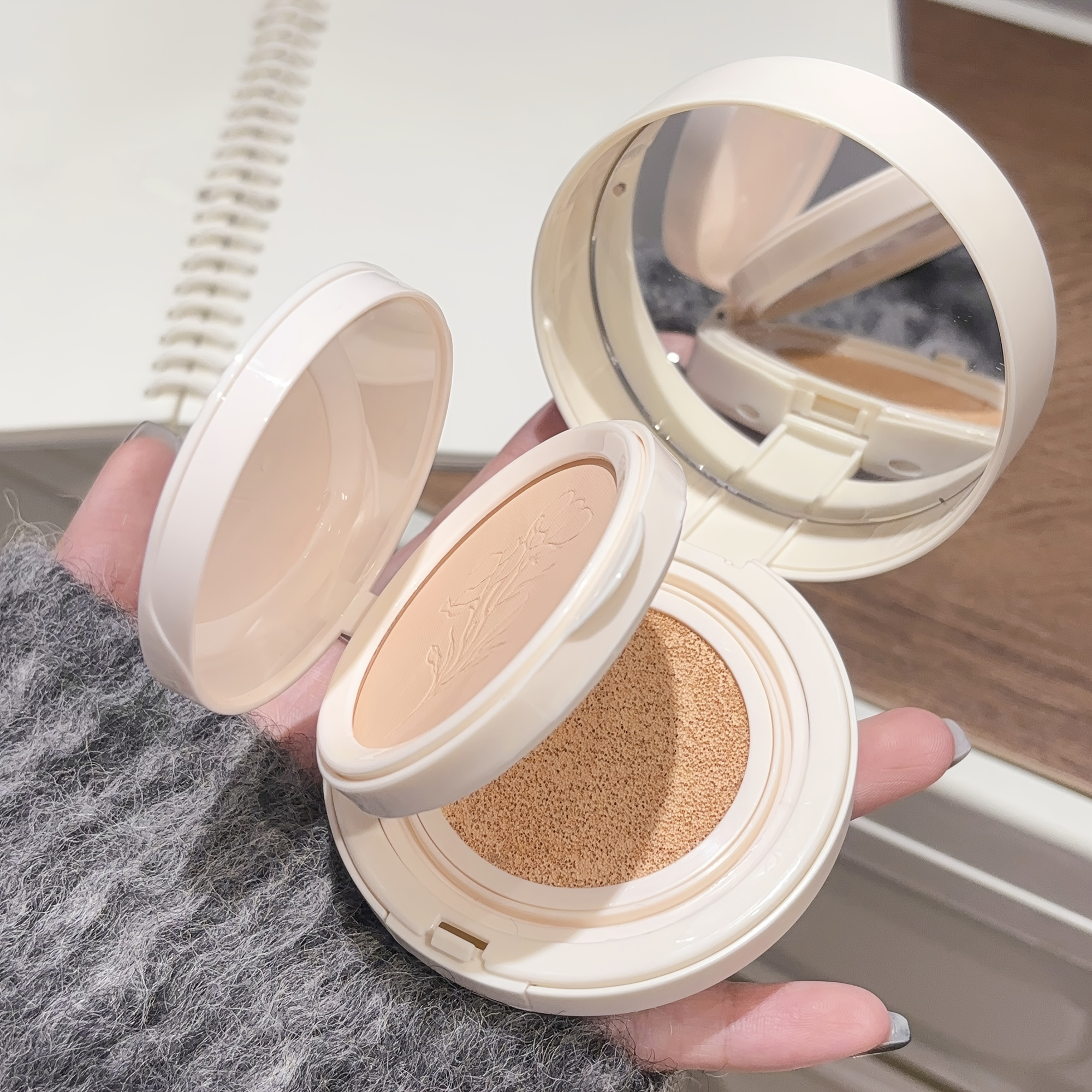 

Compact 2-in-1 Cushion Foundation, Highlighting Oil Control Moisturizing Long-lasting Lightweight Concealer With Dual-layer Portable Air Cushion, Non-caking Pressed Powder Makeup