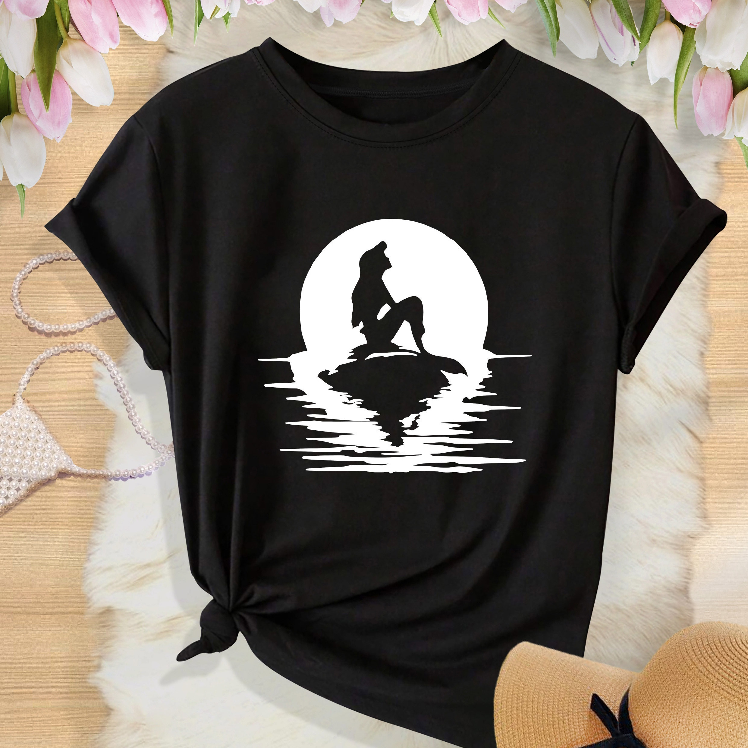 

Elegant Graphic Tee - Women's Casual Crew Neck Short Sleeve T-shirt, Breathable Polyester