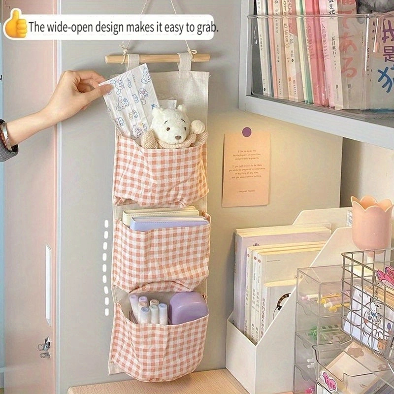 

1pc Foldable Wall-mounted Storage Bag - Multifunctional Hanging Organizer For Dorm, Bedroom, Closet, Bathroom - Easy , Versatile Wall Bag | Checkered Pattern Bag | Wooden Rod Hanger