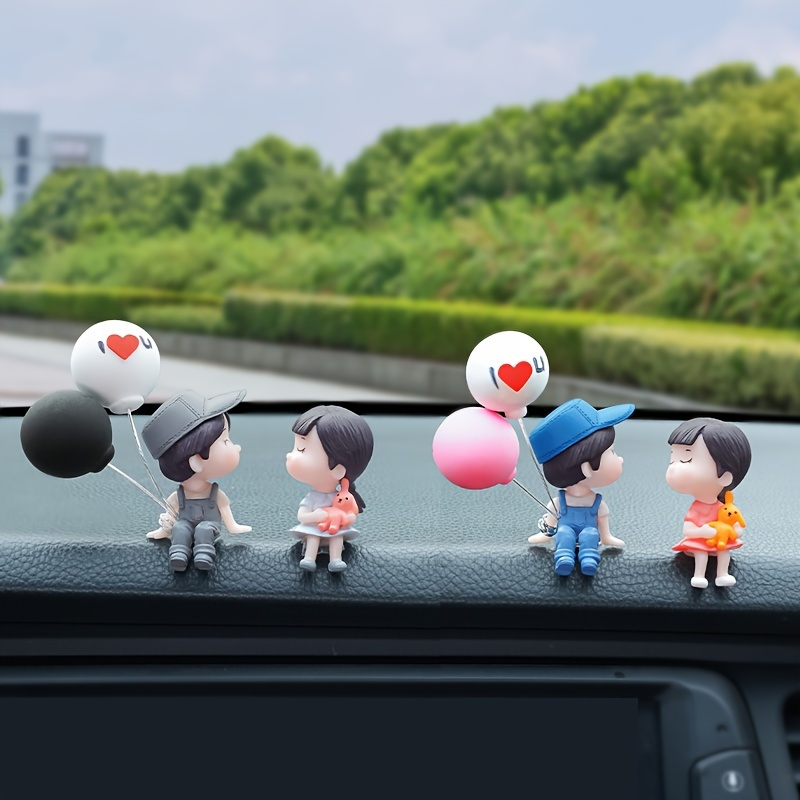 

Resin Couples Car Dashboard Decor, 2pcs Balloon-holding Cartoon Figurines, Charming Dashboard Ornaments, Interior Accessories For Vehicle Decoration, Perfect Gift For Couples And Friends