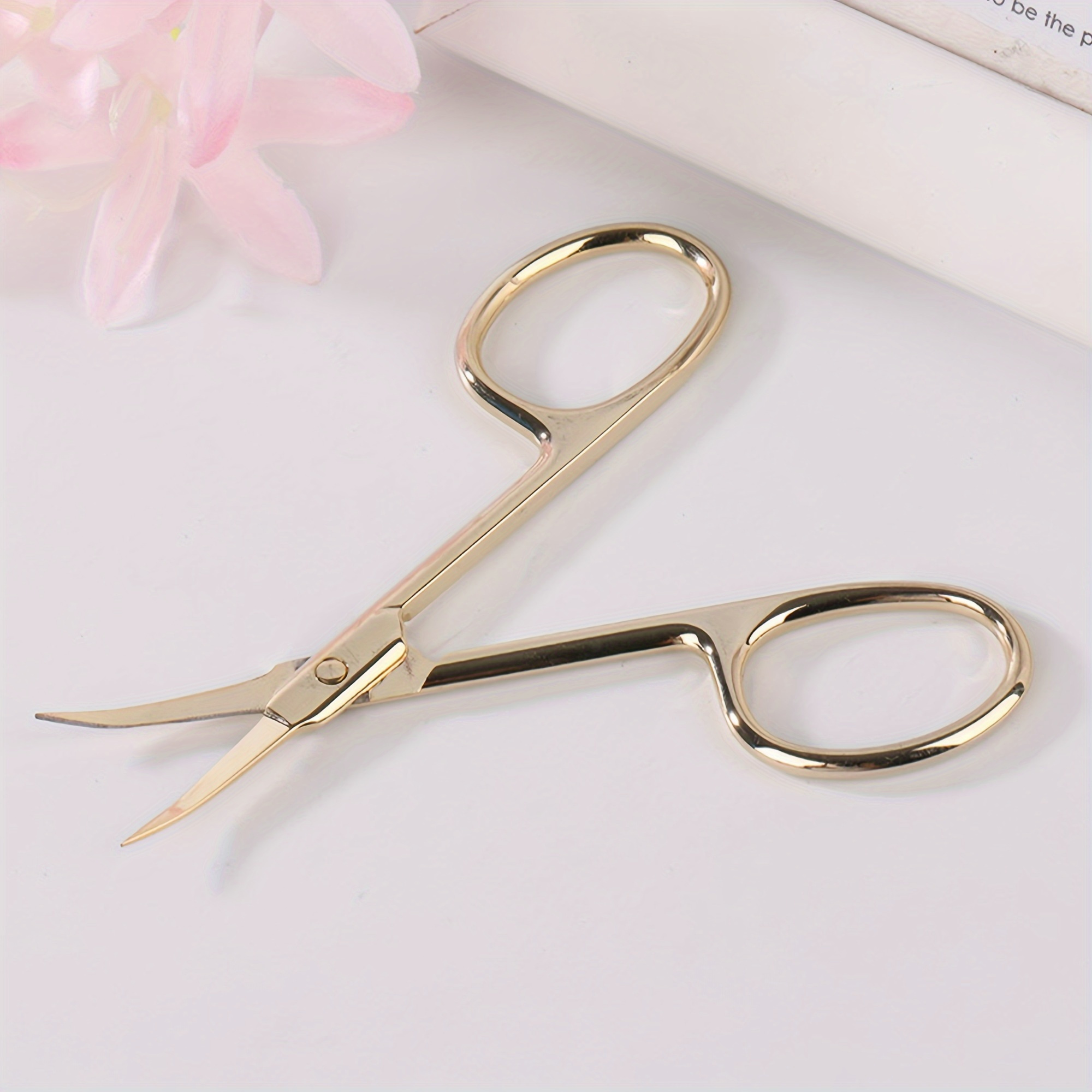 

Golden Curved Beauty Scissors Eyebrow Dead Skin Trimming Scissors Daily Beauty Tool For Men Women