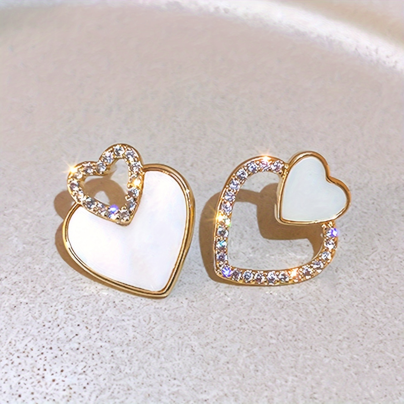 

Asymmetric Rhinestone Heart Earrings For Women, Fashionable Vintage-, Chic Versatile Alloy Studs With Stainless Steel Posts, Suitable For Over 15 Years Old - Pair