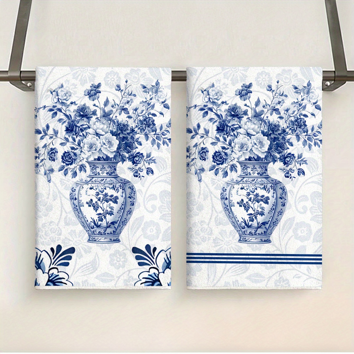 

Blue And White Porcelain Classical Blue And White Porcelain Pattern Kitchen Towel, Soft Absorbent Decorative Dishcloth, Holiday Tea Towel, Kitchen Supplies, Room Decoration, Machine Washable